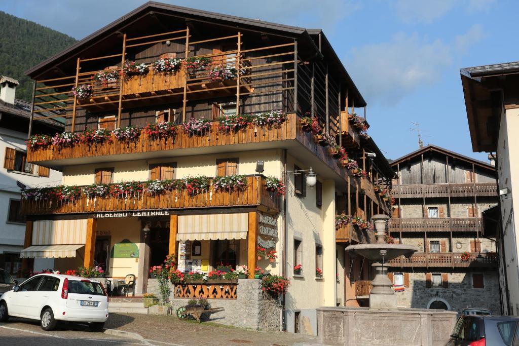 Albergo Centrale Forni di Sopra Luaran gambar